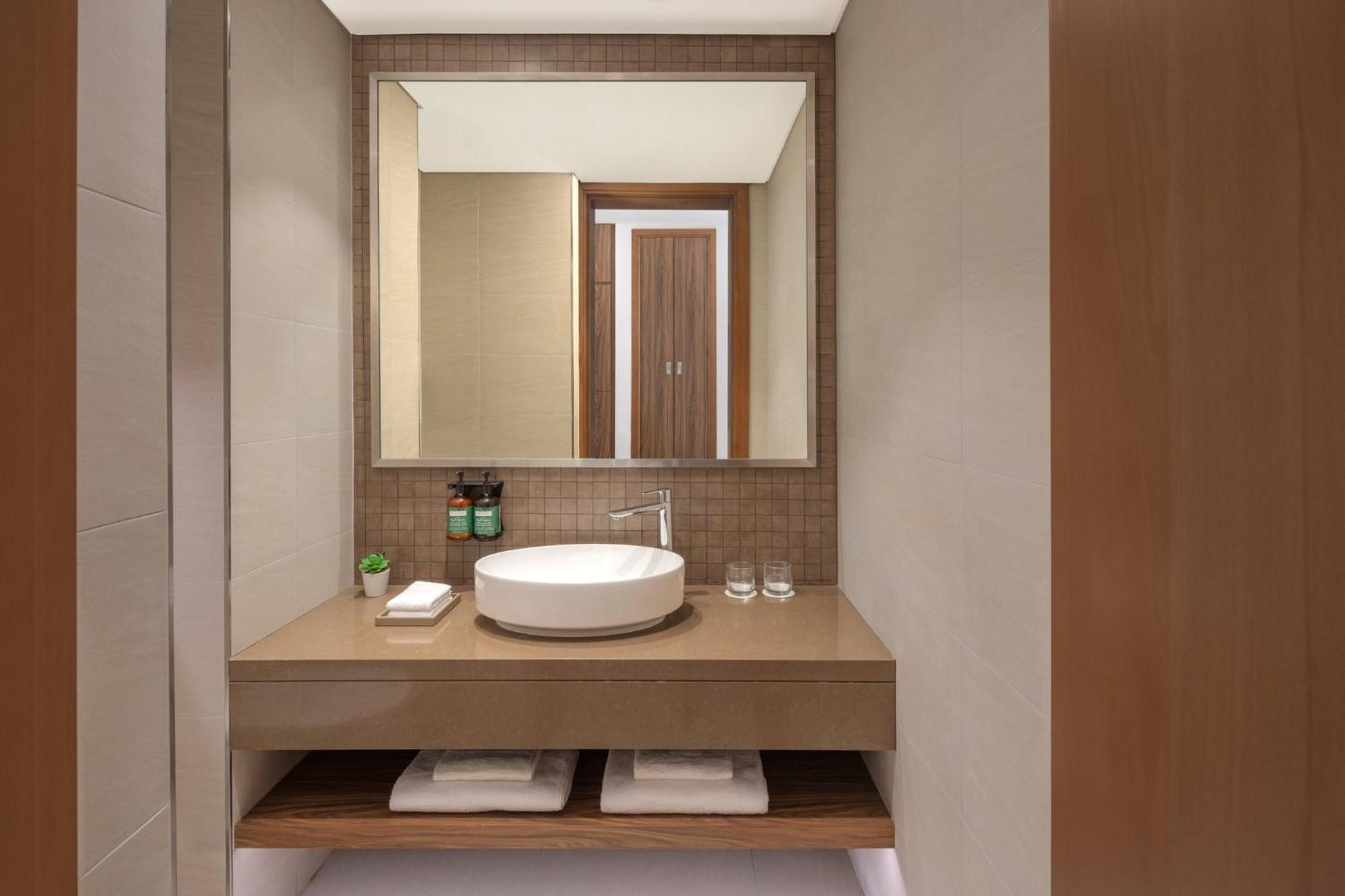 Staybridge Suites Dubai Business Bay By Ihg المظهر الخارجي الصورة
