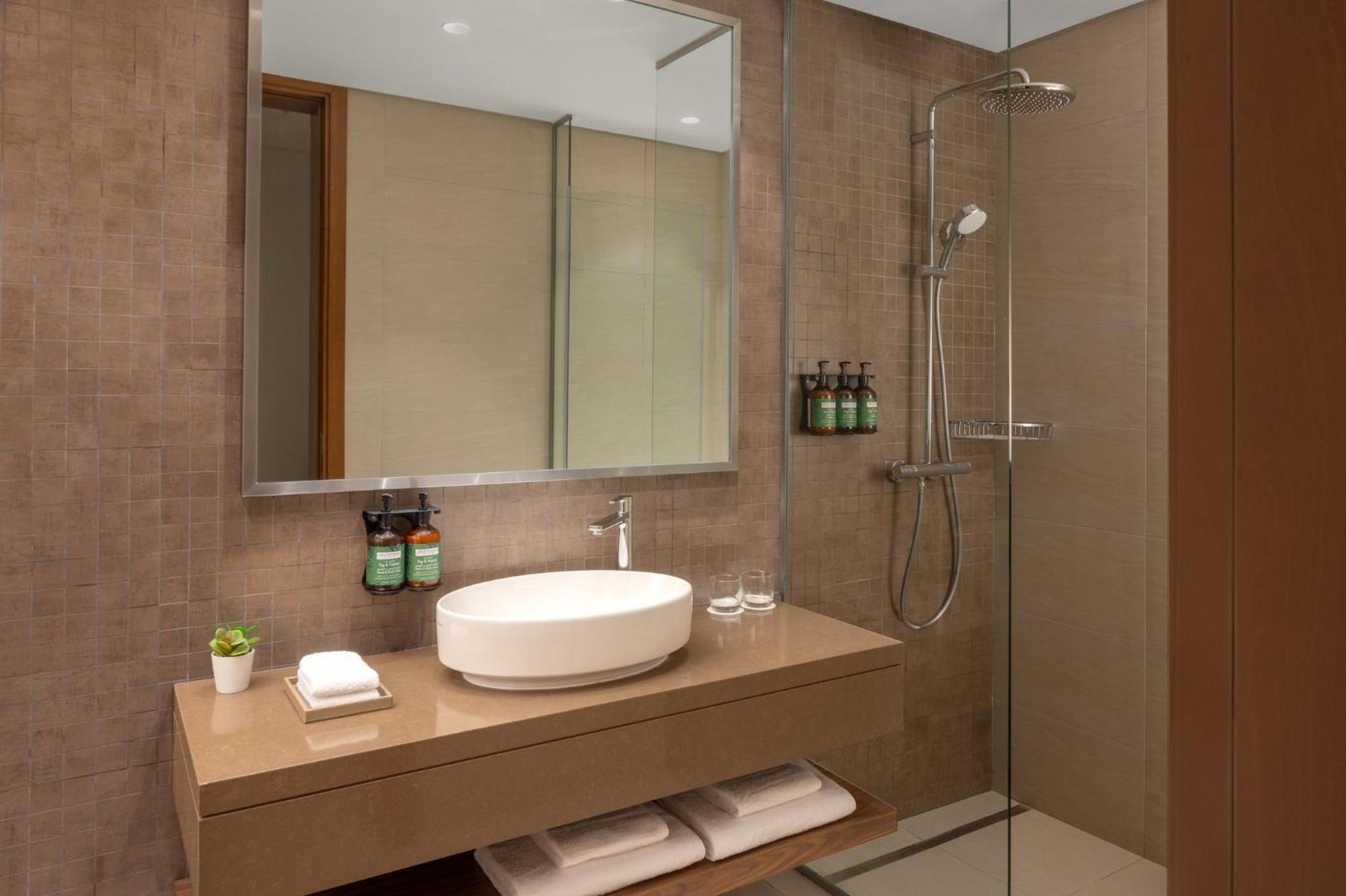 Staybridge Suites Dubai Business Bay By Ihg المظهر الخارجي الصورة